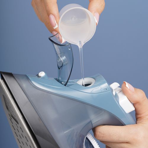 Plancha a vapor y seca, 5 funciones y suela con antiadherente para un mejor deslizamiento.