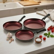 SET X 3 ESCARLATA: 18 - 20 Y 24 CM